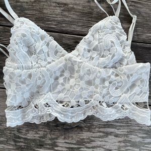 RUMOR WHITE CROCHETED LINED CROP TOP SIZE 8, NWT